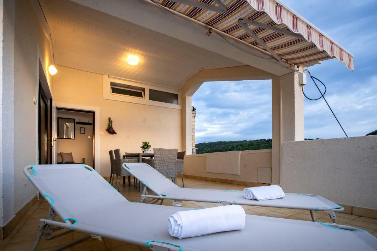 Beach Suite Nina Supetarska Draga Exterior foto